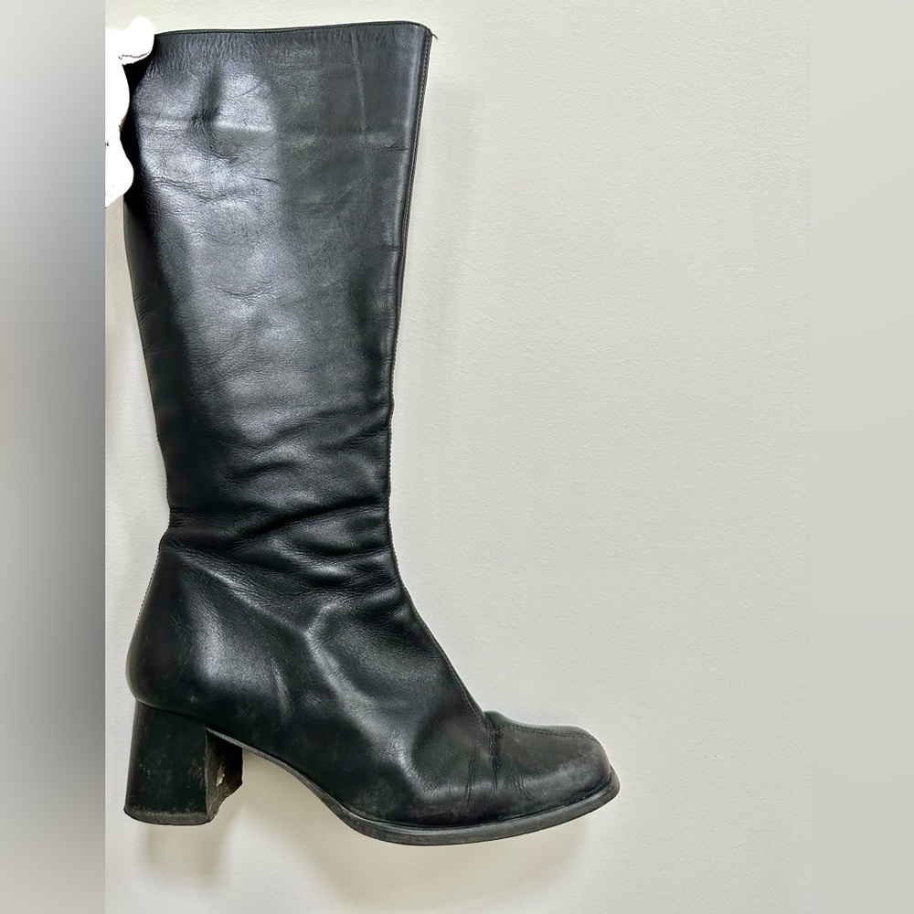 Vintage knee-high black leather boots from Spain. Size 9.5-10